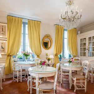 *** Hotel Les Quatre Dauphins France