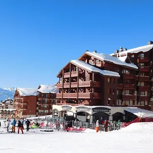 **** Appart hôtel Village Montana France